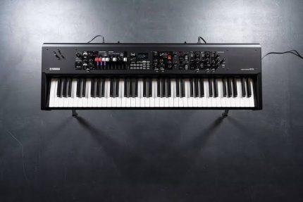 Yamaha YC73 stage keyboard